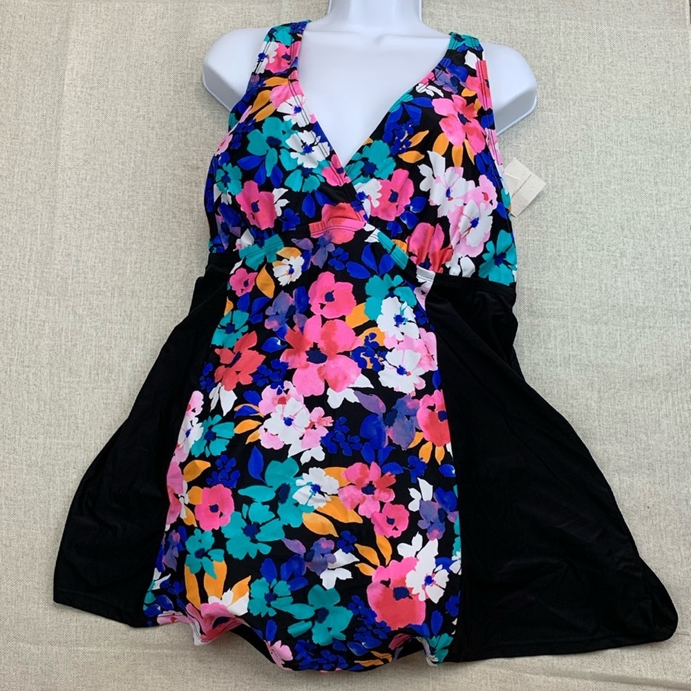 Raisins Curve Women Plus Size Swim Dress Size 24W